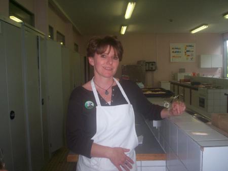 ça c'est notre petite madame tres gentille mais 1peu chiante mdr cmt ça va brigitte?