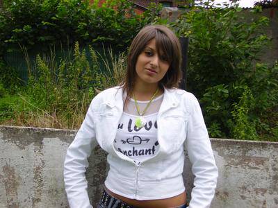 c'est ma couz loredana jtdr trop ma cherie biz