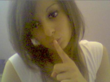 c'est ma couz loredana elle est trop belle jtdr trop 